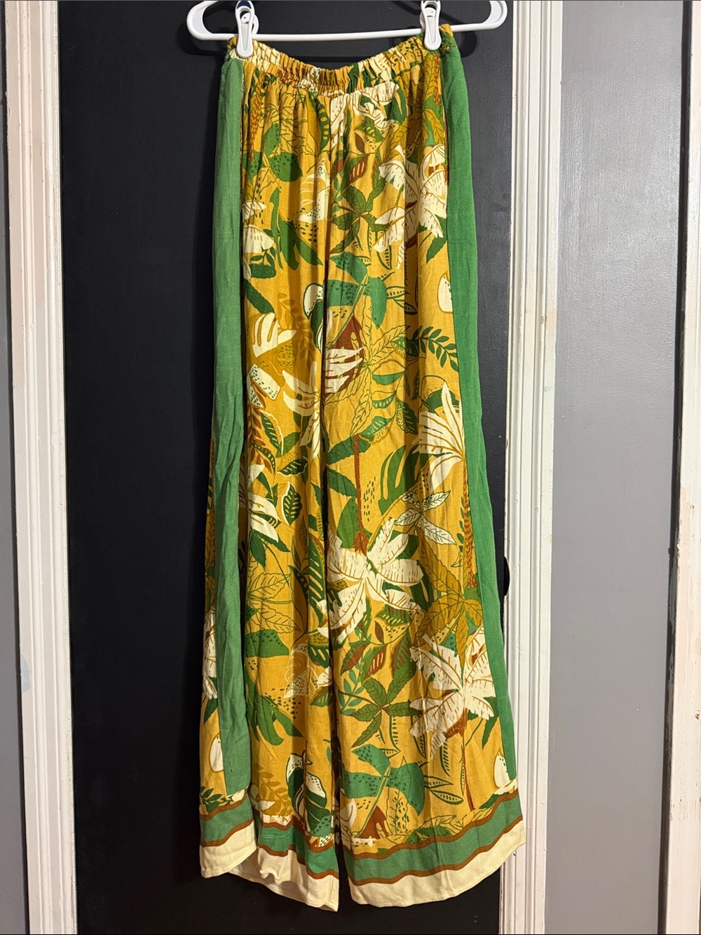 Sienna Sky Pull-On Wide Leg Pants Tropical Size: XL Inseam: 29.5”